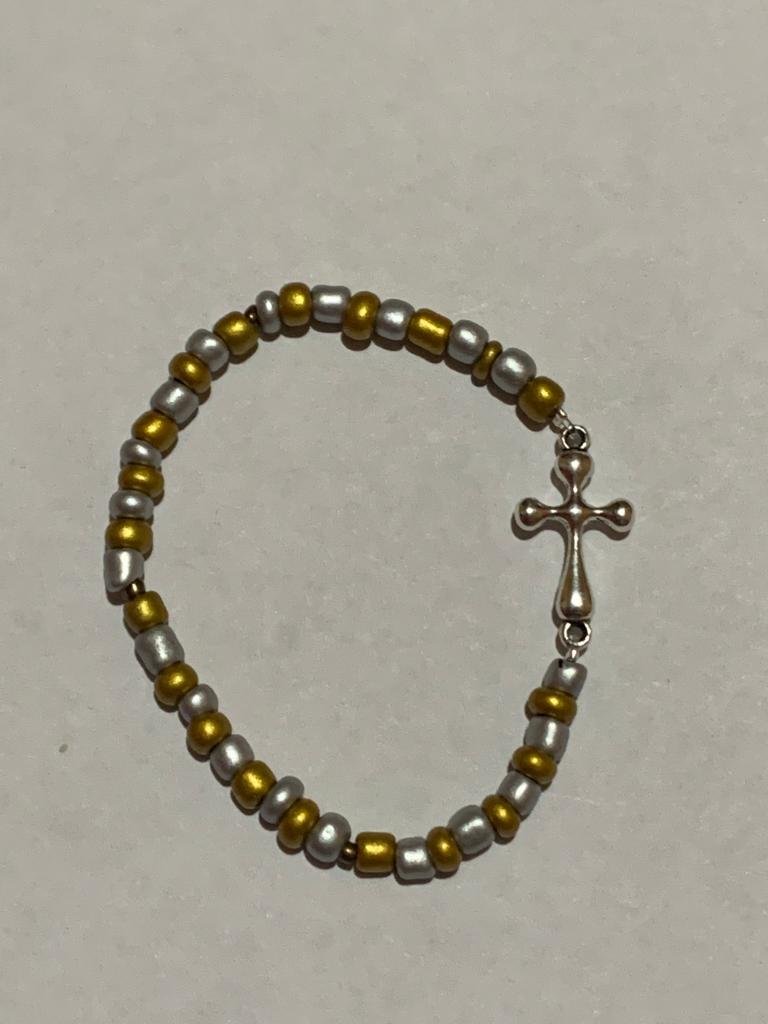 Pulsera 6 con dije cruz